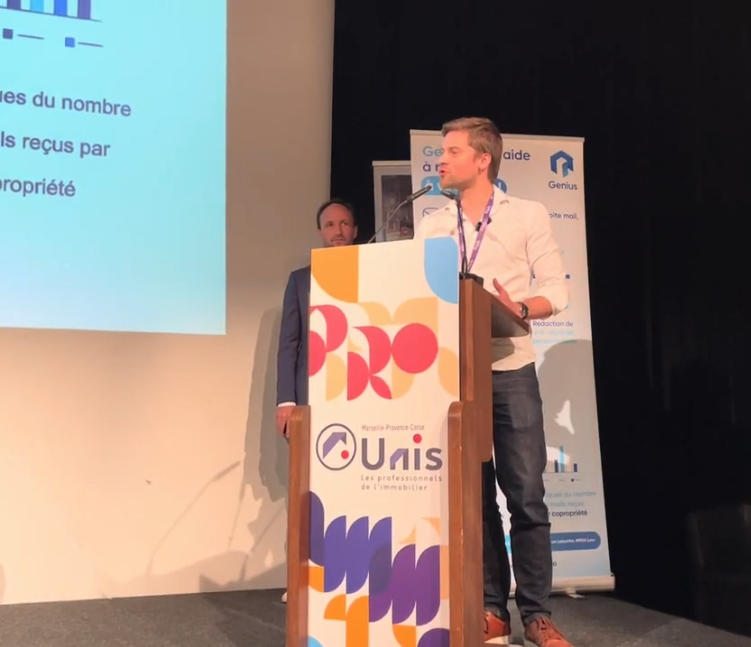Côme énonce à l'assemblée de professionnels de l'immobilier la sortie du nouveau produit